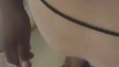 Dehati sex of a Sali sucking her Jija’s dick in the bathroom