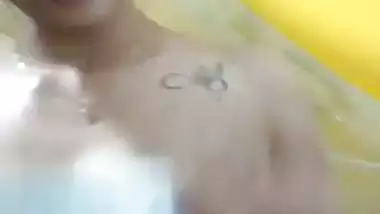 Lankan college teacher nude on video call MMS